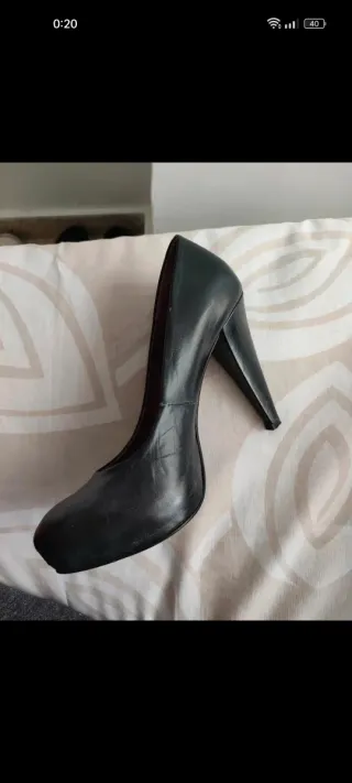 Zapatos de salón Roberto Botella negros