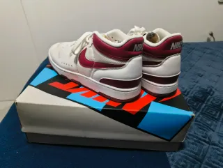 Nike Attack blancas 44'5.