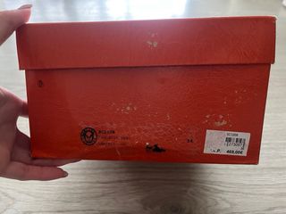 Ténis Valentino dourados e pretos