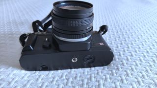 Cámara Yashica FX-3 Super 2000 con flash