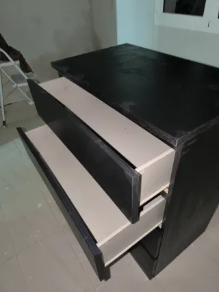 Cómoda negra 4 cajones