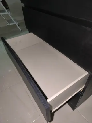 Cómoda negra 4 cajones