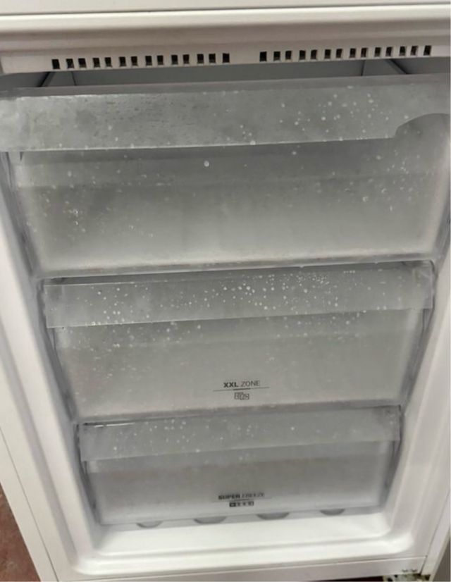 FRIGORÍFICO HOTPOINT ARISTON COMBI NO FROST BLANCO