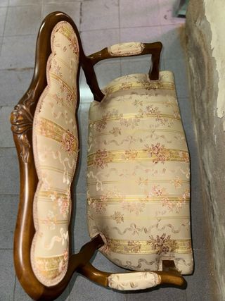 Sofá vintage de madera y tela
