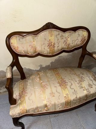 Sofá vintage de madera y tela