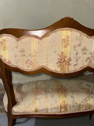 Sofá vintage de madera y tela