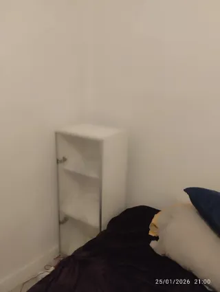 Estantería blanca 3 baldas con puerta cristal