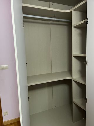 Armario esquinero blanco