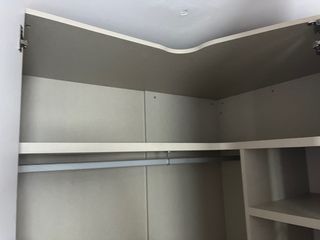 Armario esquinero blanco