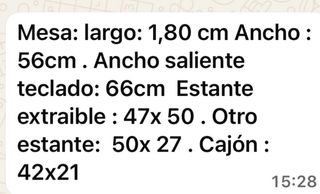 Escritorio madera y naranja