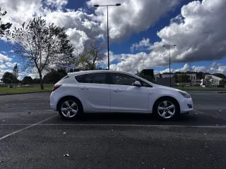 Opel Astra 1.7 CDTI 110 CV – Muy buen estado