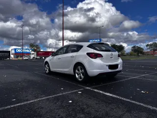 Opel Astra 1.7 CDTI 110 CV – Muy buen estado