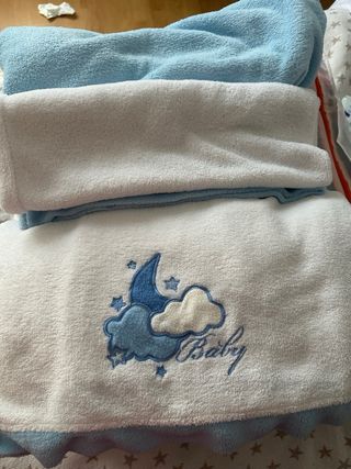 Conjunto cuna pelitos azul y blanco