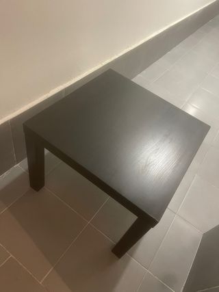 Mesa auxiliar LACK IKEA negro-marrón
