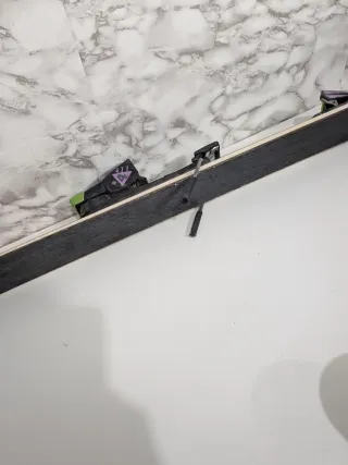 HEAD RE 880 Alpine Skis 180 cm with Salomon Bindin