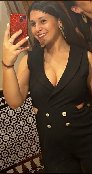 Mono negro elegante Amisu