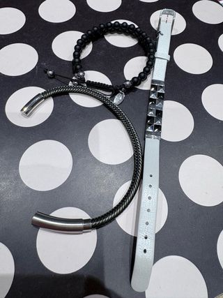 Lote 3 Pulseras, dos son Lotus