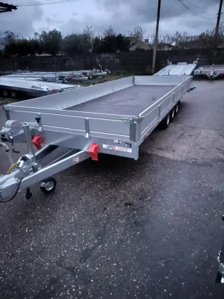 Remolque plataforma nuevo 5m + balderas 3500kg