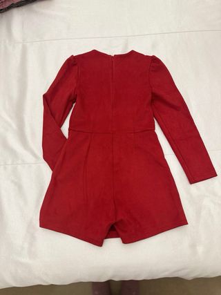 Mono corto niña efecto ante rojo