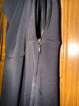 Mono negro Bershka escote cruzado