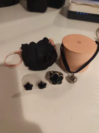 Conjunto Tous Onix Negro Flor