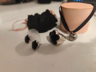 Conjunto Tous Onix Negro Flor