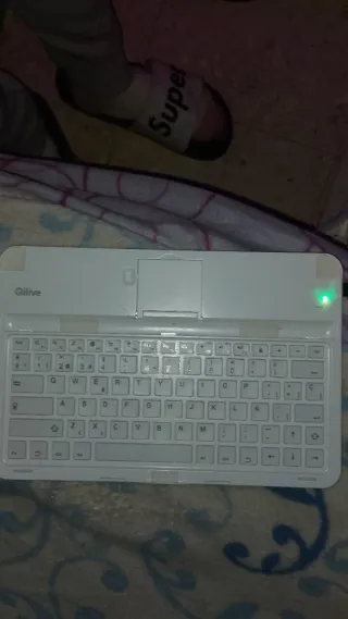 2 Tablets Nuevas + Teclado Blanco