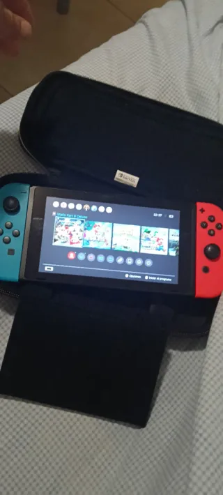 Nintendo Switch Azul y Rojo completa