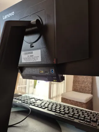 Lenovo Todo en 1 Negro