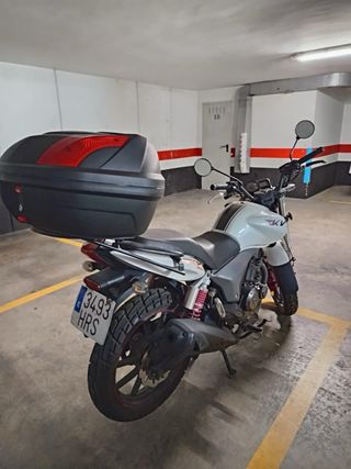 Moto 125cc en perfecto estado itv hasta el 2027