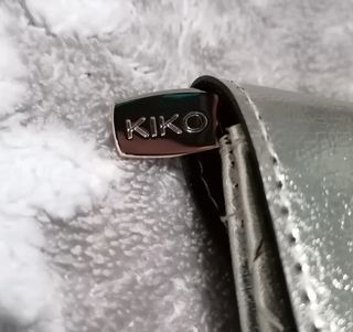 Pochette Kiko dorata con 6 maschere