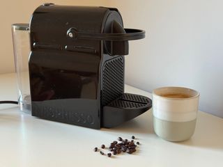 Cafetera Nespresso DeLonghi Inissia De Longhi
