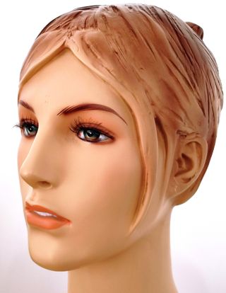 MANIQUI MUJER SEÑORA SEÑORITA