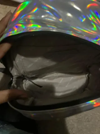 Mochila plateada holográfica