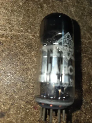 Válvula  UABC 80 radio antigua de valvulas