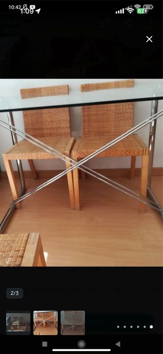 Juego de 4 sillas de mimbre y madera