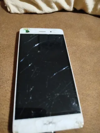 Lote 4 Móviles Apple y Huawei. Manitas o piezas.