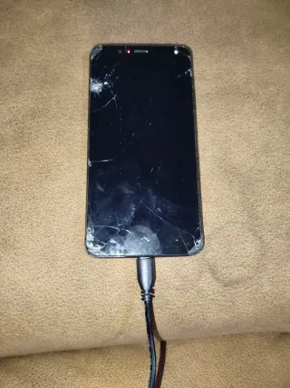 Lote 4 Móviles Apple y Huawei. Manitas o piezas.