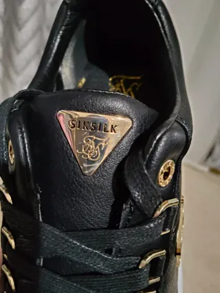 Tenis SikSilk Hombre Negros y Dorados