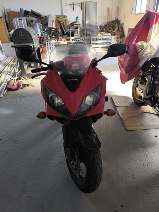 Moto Deportiva 600cc Manual Roja Sin etiqueta