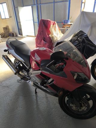 Moto Deportiva 600cc Manual Roja Sin etiqueta