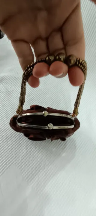 Pochette cerimonia marrone con perline