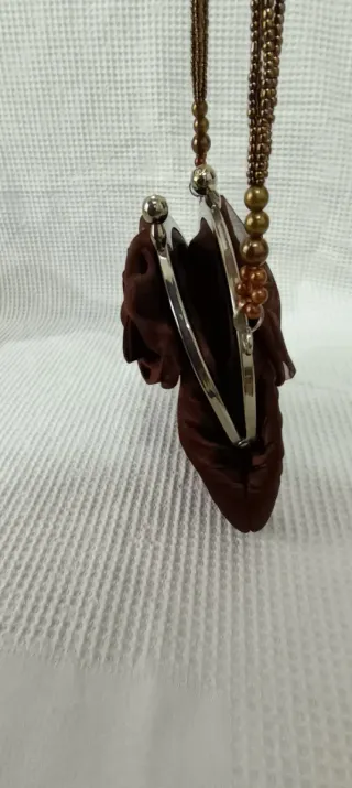 Pochette cerimonia marrone con perline