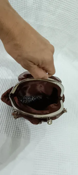 Pochette cerimonia marrone con perline