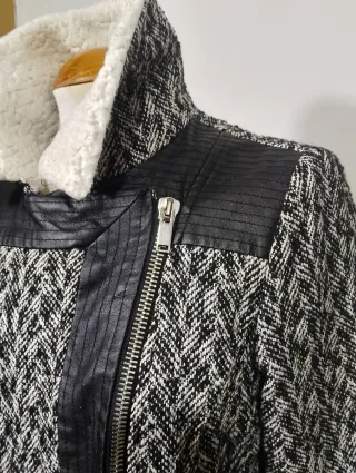 Abrigo estampado gallo talla M