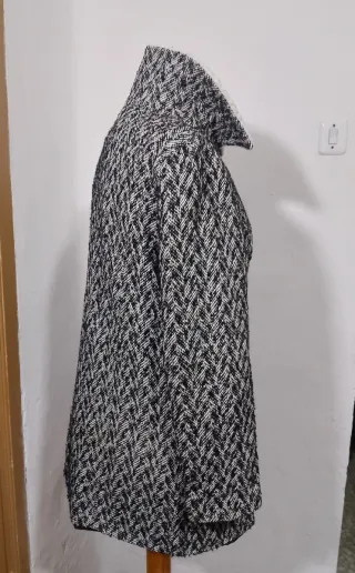 Abrigo estampado gallo talla M