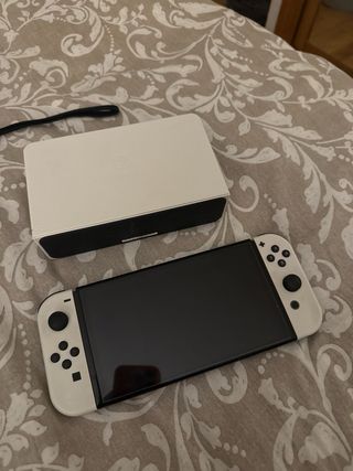 Nintendo Switch OLED Blanca y Negra