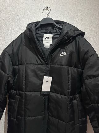 Abrigo largo acolchado Nike negro OFERTA
