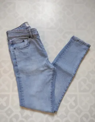 Pantalón skinny Pull&Bear T.36