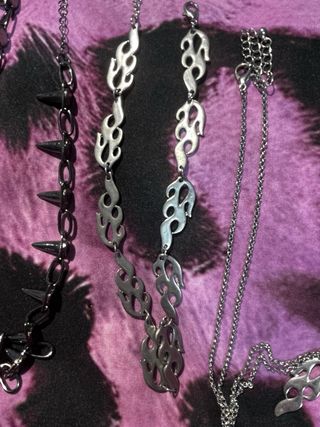 Lote collares y anillo estilo gótico